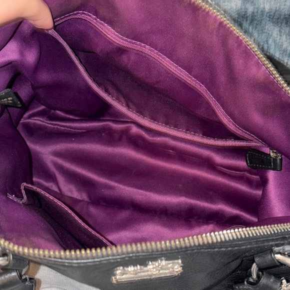 Coach Elegant Black Leather Shoulder Bag - Picture 7 of 8